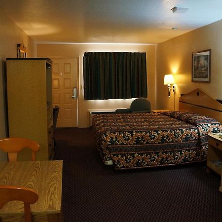 Delux Inn Талса Екстер'єр фото