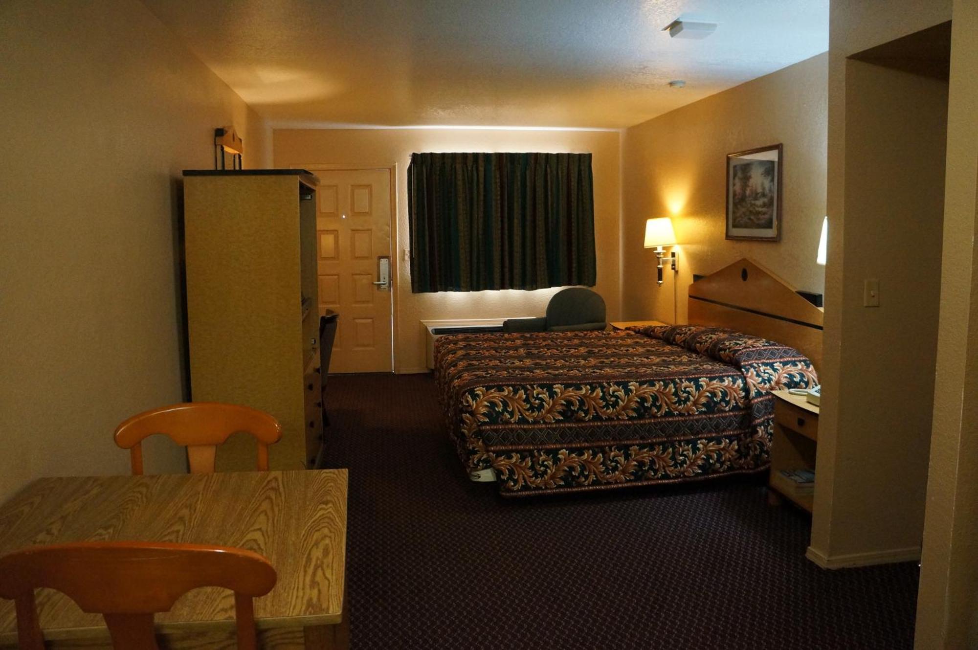 Delux Inn Талса Екстер'єр фото